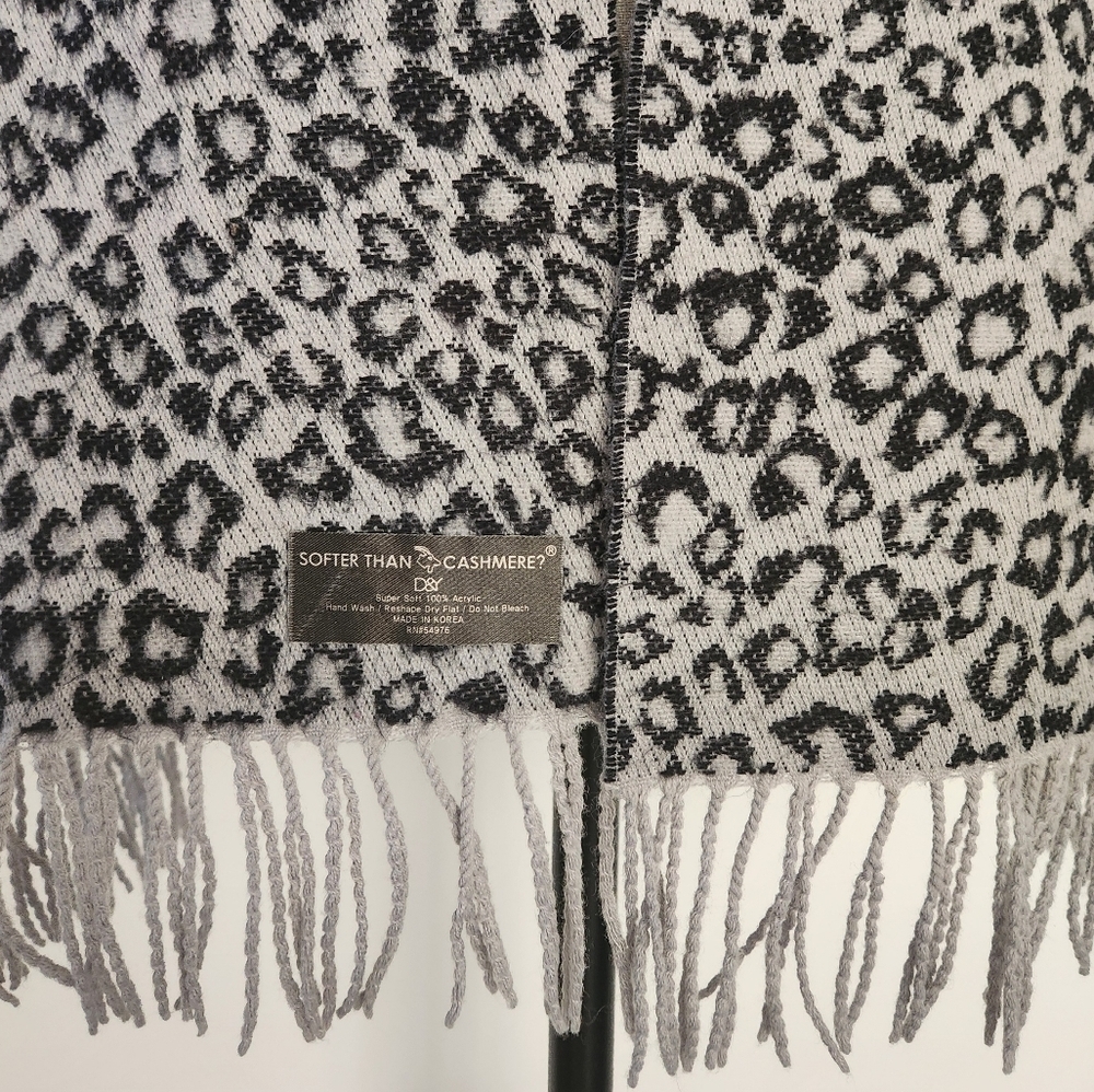 Reversible Leopard Knit Scarf - Picture 6 of 7